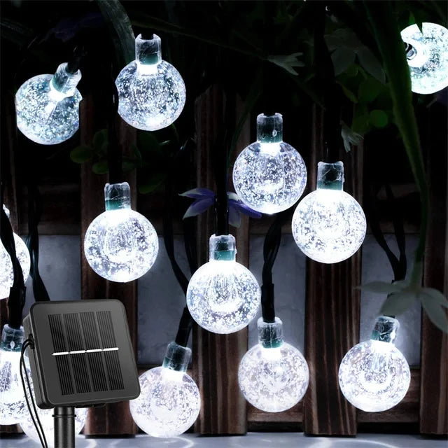 Luzes de Natal solares com bolas de cristal LED, 10 metros, à prova d'água, para decoração de Natal, casamentos, jardins, gramados e árvores. Ideal para decoração externa.