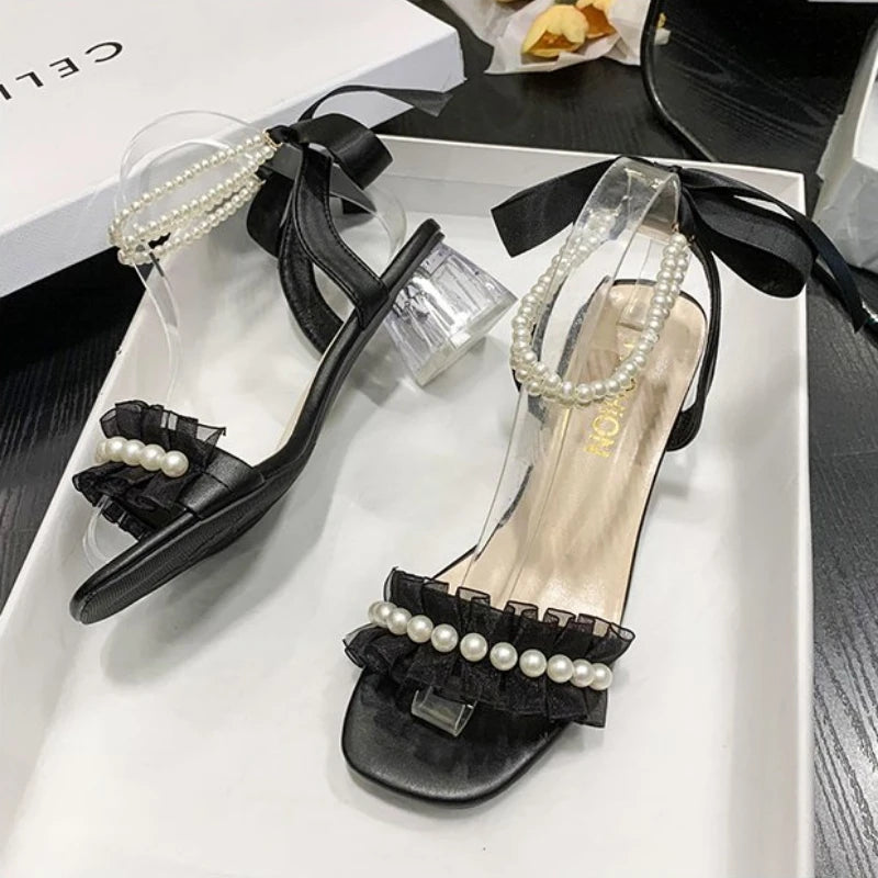 Sandálias femininas de verão, estilo casual, com laço, salto alto, pérolas e um toque de sofisticação. Design exclusivo e robusto.