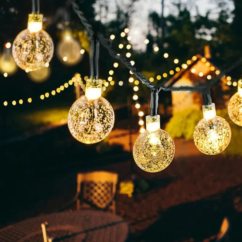 Luzes de Natal solares com bolas de cristal LED, 10 metros, à prova d'água, para decoração de Natal, casamentos, jardins, gramados e árvores. Ideal para decoração externa.